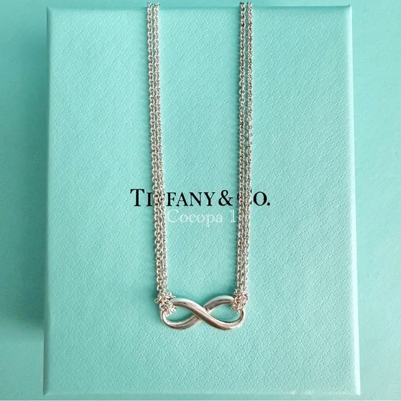 ❤️ Tiffany & Co. ❤️ Infinity Pendant 🤍 - Picture 1 of 12